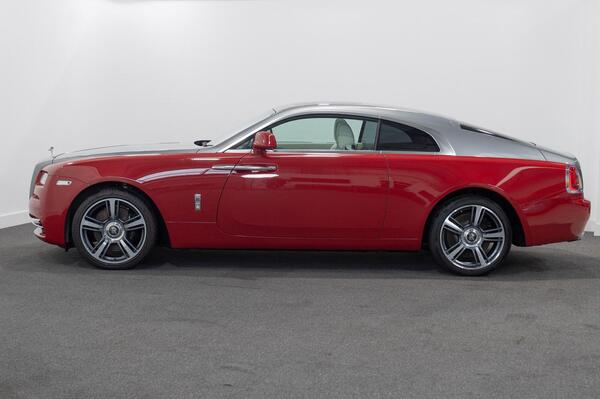 Rolls-Royce Wraith view 4