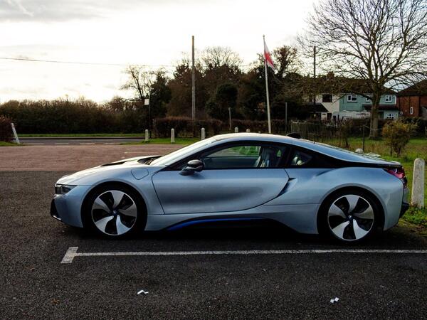 BMW I8 view 7