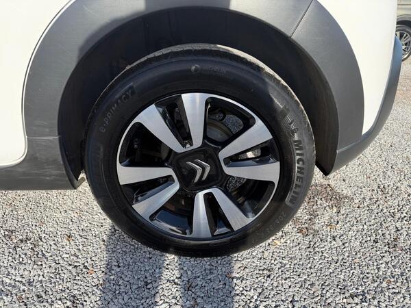 2024 Citroen C3 1.2 PureTech PLUS Euro 6 (s/s) 5dr