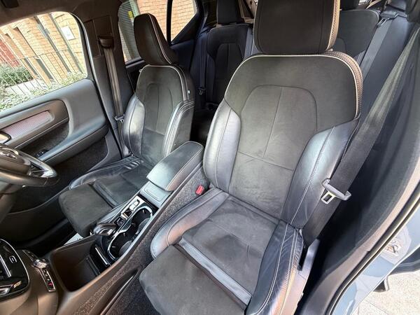2020 Volvo XC40 2.0 B4 MHEV R-Design Pro Auto Euro 6 (s/s) 5dr