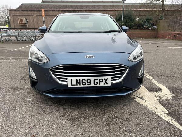 Ford Focus view 2