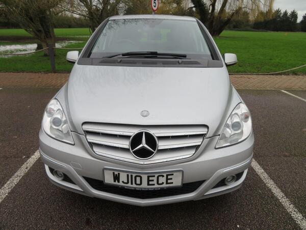 Mercedes-Benz A view 3