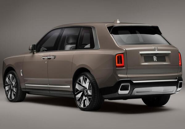 Rolls-Royce Cullinan view 3