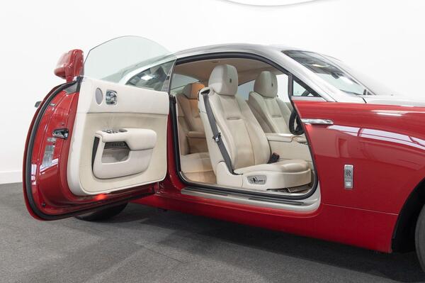 Rolls-Royce Wraith view 7