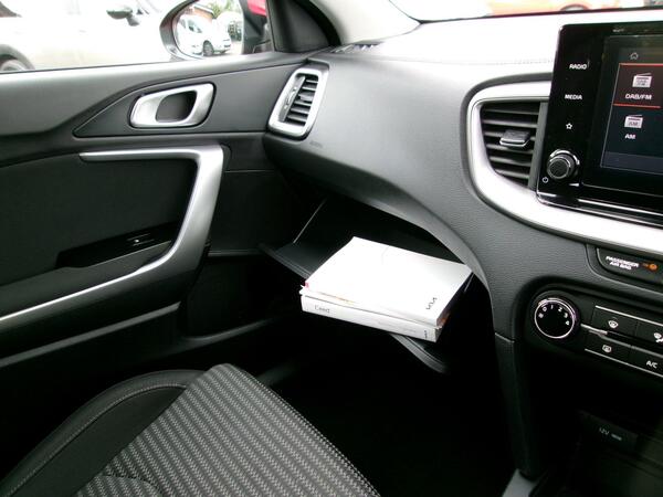 2024 Kia Ceed 1.5 T-GDi 2 Euro 6 (s/s) 5dr Non-ADAP