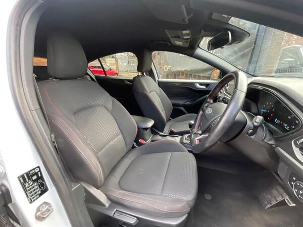 Ford Focus view 2