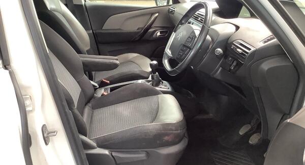 Citroen C4 Picasso view 4
