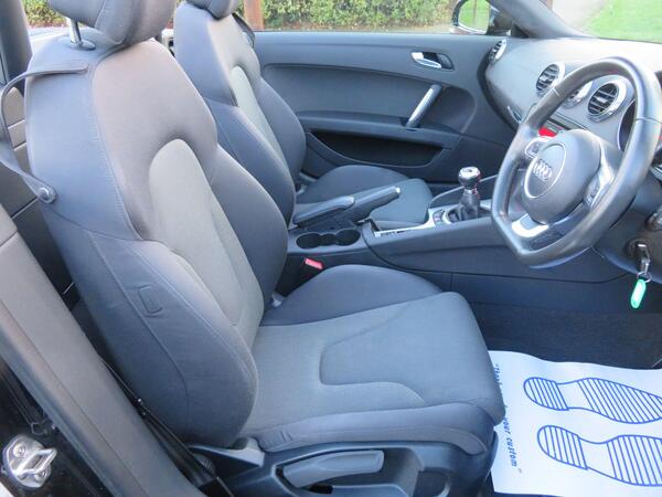 Audi TT view 5