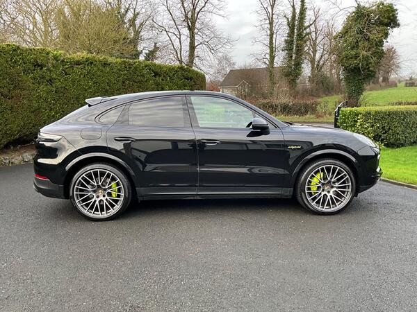 Porsche Cayenne view 5