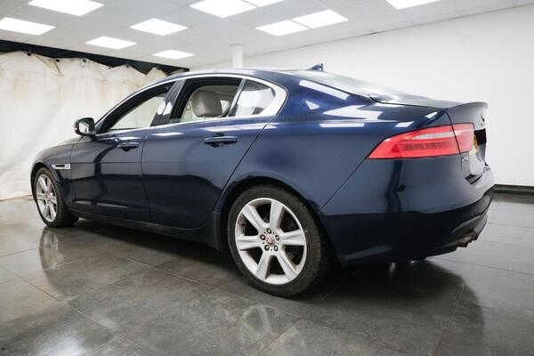 Jaguar Xe view 6