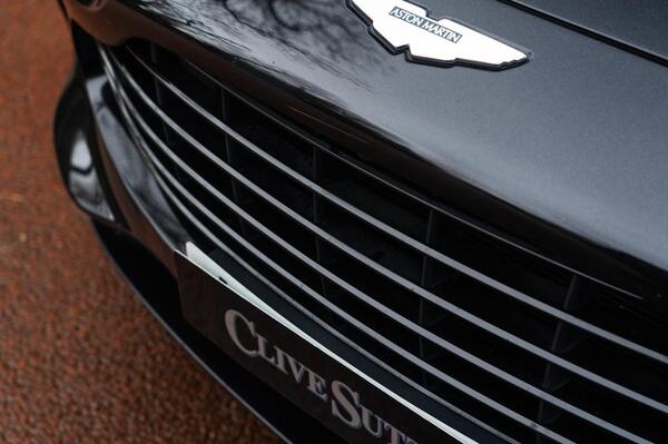 Aston Martin DBX view 5