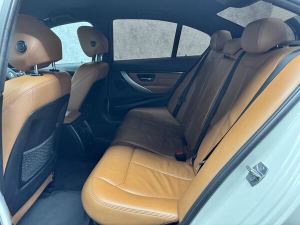 BMW 3 Series view 7