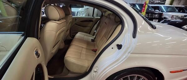 Jaguar S Type view 6