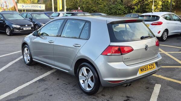 Volkswagen Golf view 4