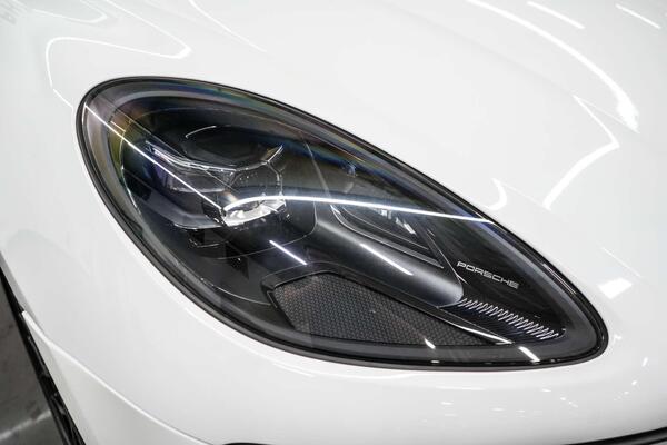 Porsche Macan view 7