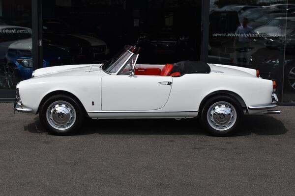 Alfa Romeo Giulietta view 6