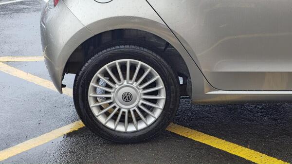 Volkswagen up! view 5
