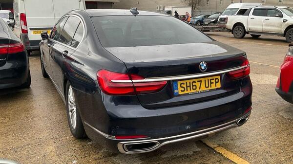 BMW 7 Series view 5