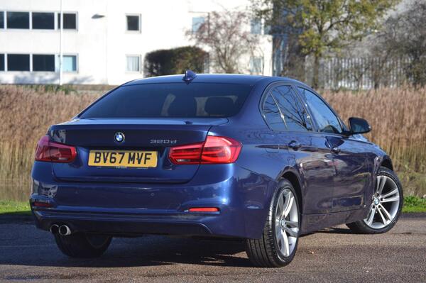 BMW 3 Series view 3