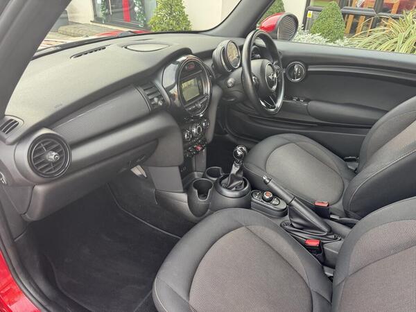 Mini Convertible view 6