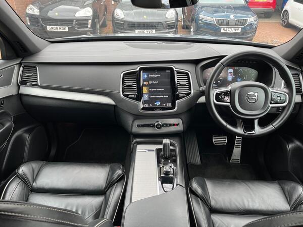 Volvo XC90 view 4