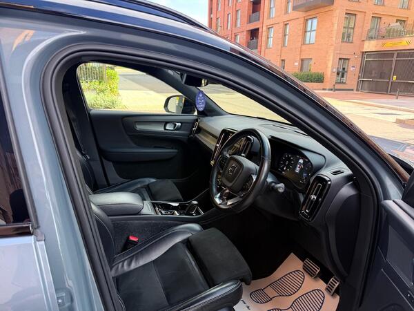 2020 Volvo XC40 2.0 B4 MHEV R-Design Pro Auto Euro 6 (s/s) 5dr