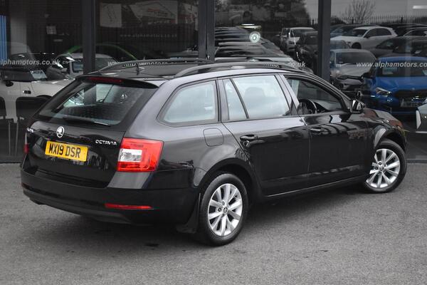 Skoda Octavia view 5