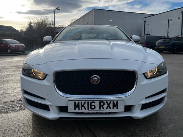 Jaguar Xe view 2