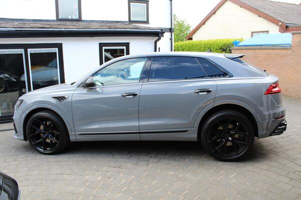 Audi SQ8 view 2