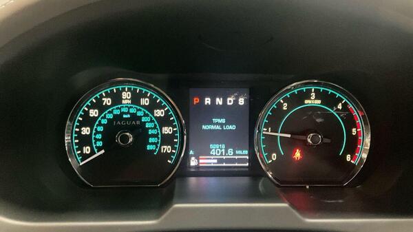 Jaguar XF view 4