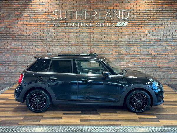 Mini Hatch view 4