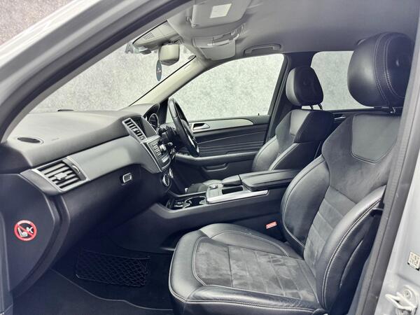Mercedes-Benz M Class view 3
