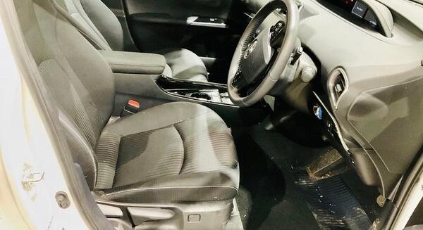 Toyota Prius view 7