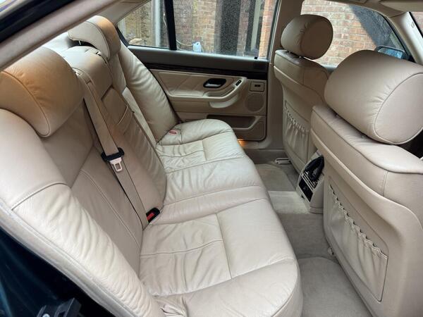 BMW 7 Series view 5