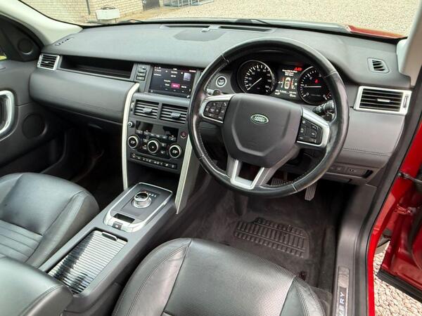 Land Rover Discovery Sport view 6