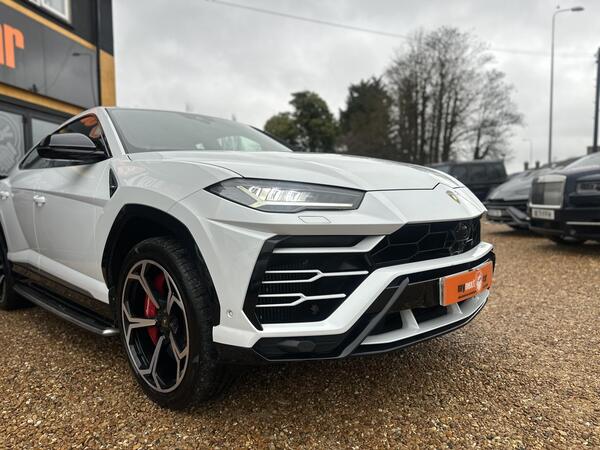 Lamborghini Urus view 2