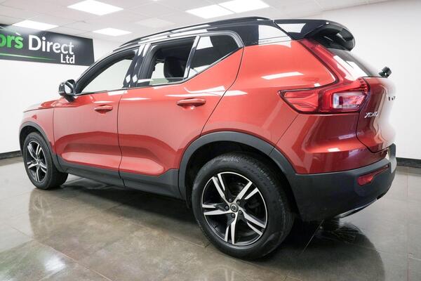 Volvo XC40 view 6
