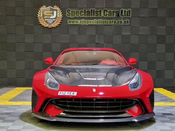 Ferrari F12 view 4
