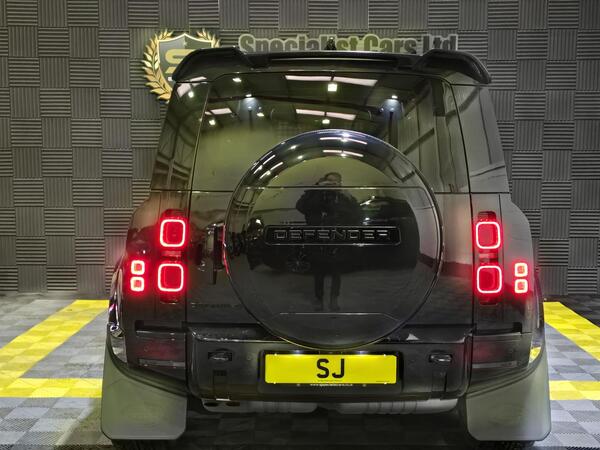 Land Rover 110 view 5