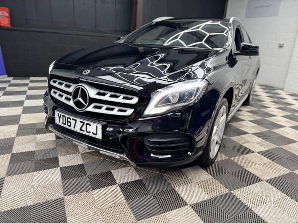 Mercedes-Benz Gla view 3