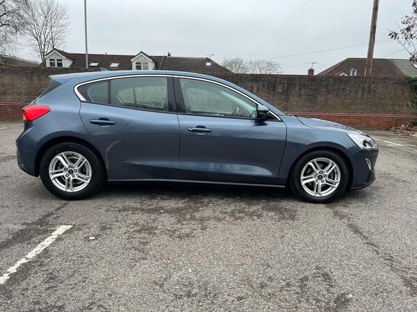 Ford Focus view 7