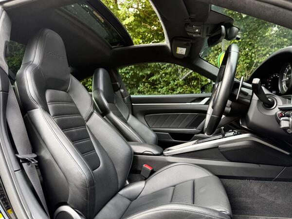 Porsche 911 view 2