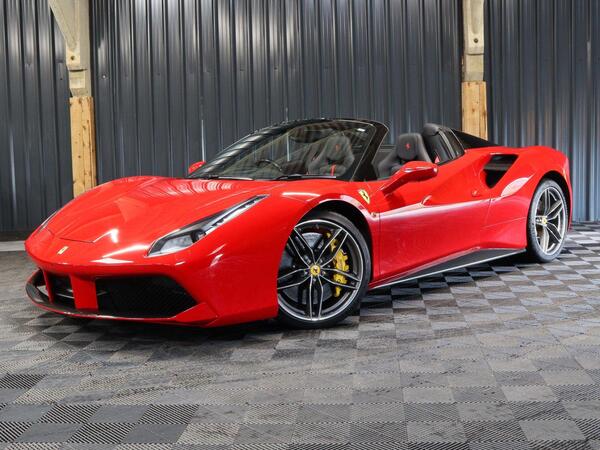 Ferrari 488 view 4