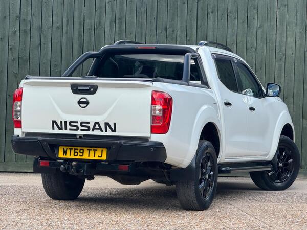 Nissan Navara 2.3 dCi N-Guard Auto 4WD Euro 6 4dr at 3th