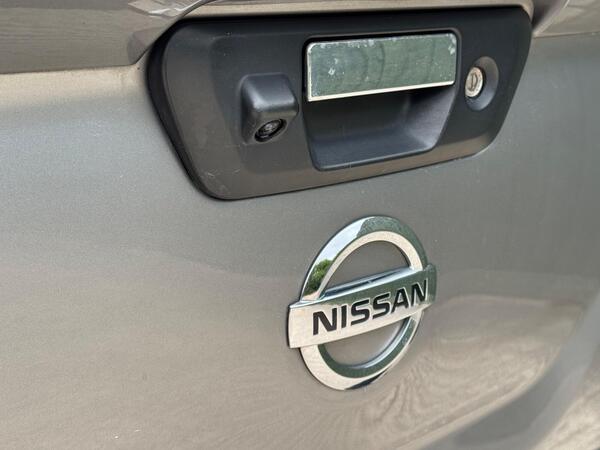 Nissan Navara 2.3 dCi N-Guard Auto 4WD Euro 6 4dr at 51th