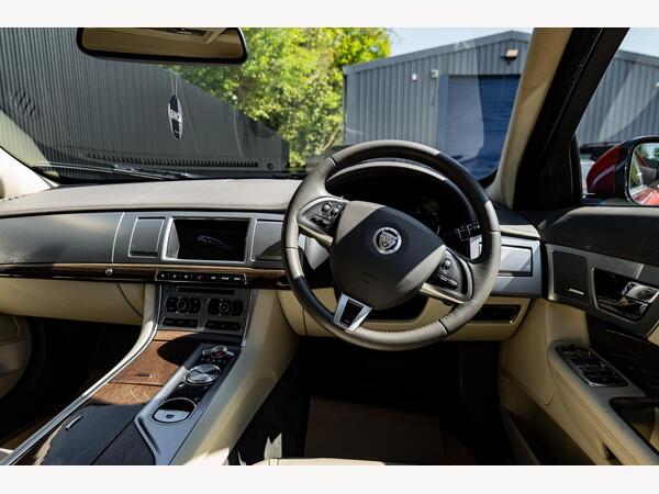 JAGUAR XF PREMIUM LUXURY D AUTO - Image 23