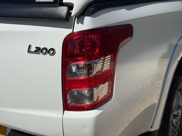 Mitsubishi L200 2.4 DI-D DC Warrior 4WD Euro 6 4dr