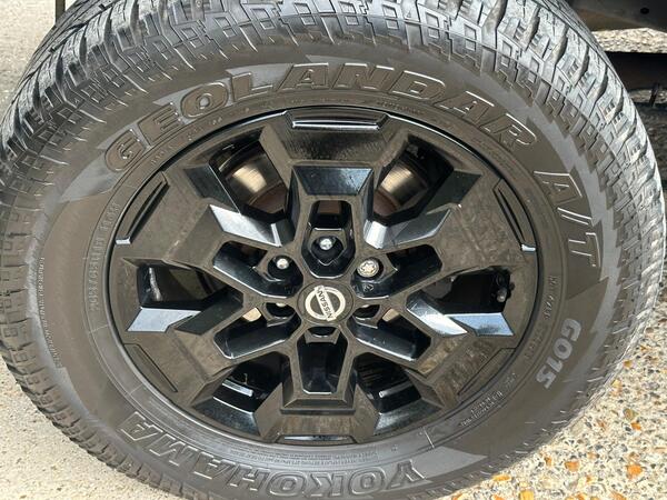 Nissan Navara 2.3 dCi N-Guard Auto 4WD Euro 6 4dr at 24th