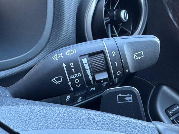 Hyundai KONA 64kWh Premium Auto 5dr (10.5kW Charger)