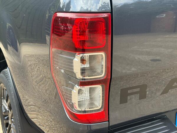 Ford Ranger 2.0 EcoBlue Thunder Pickup Double Cab 4dr Diesel Auto 4WD Euro 6 (s/s) (213 ps)